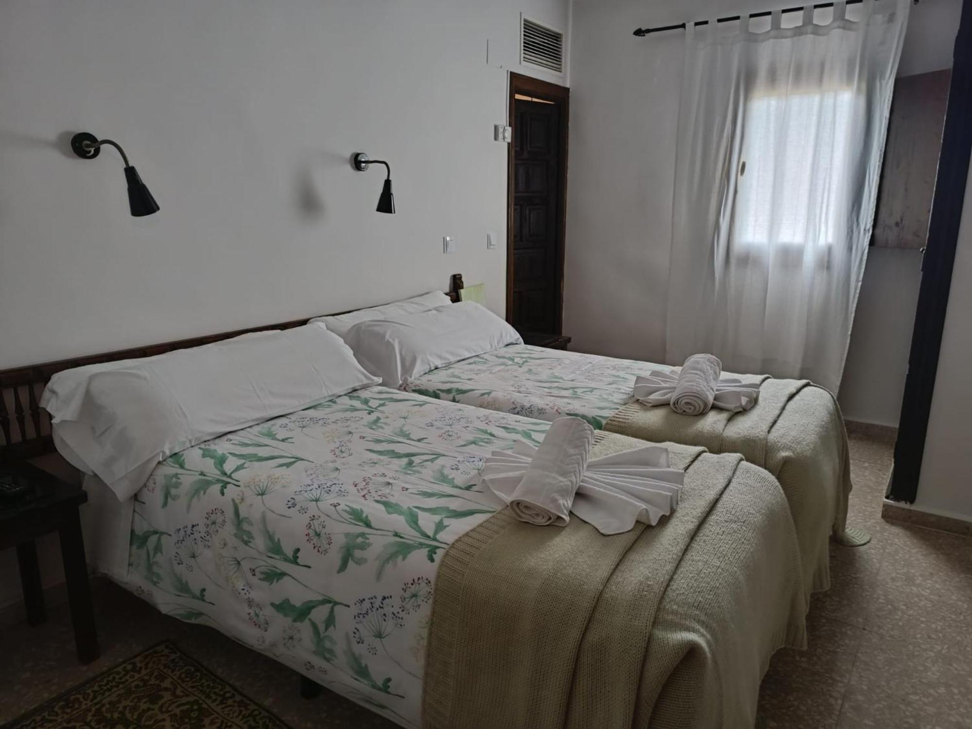 Hotel Rural Don Burguillo El Tiemblo Esterno foto