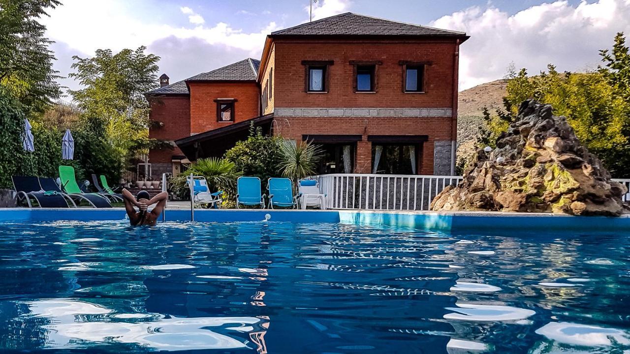 Hotel Rural Don Burguillo El Tiemblo Esterno foto